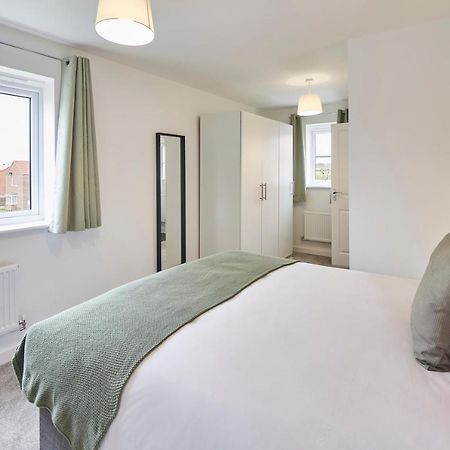 Host & Stay - Cayton Bay Cottage מראה חיצוני תמונה