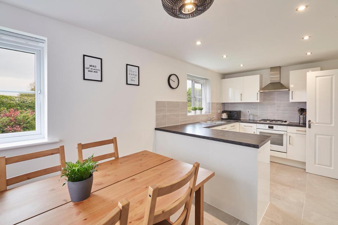 Host & Stay - Cayton Bay Cottage מראה חיצוני תמונה